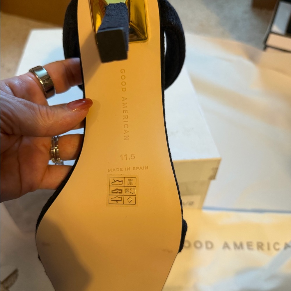 Good American Black Terry Cloth Strappy Stiletto Sandals - Picture 4 of 8